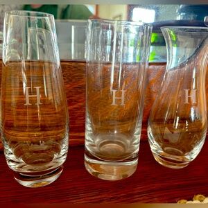 William and Sonoma set of ‘H’ small vases